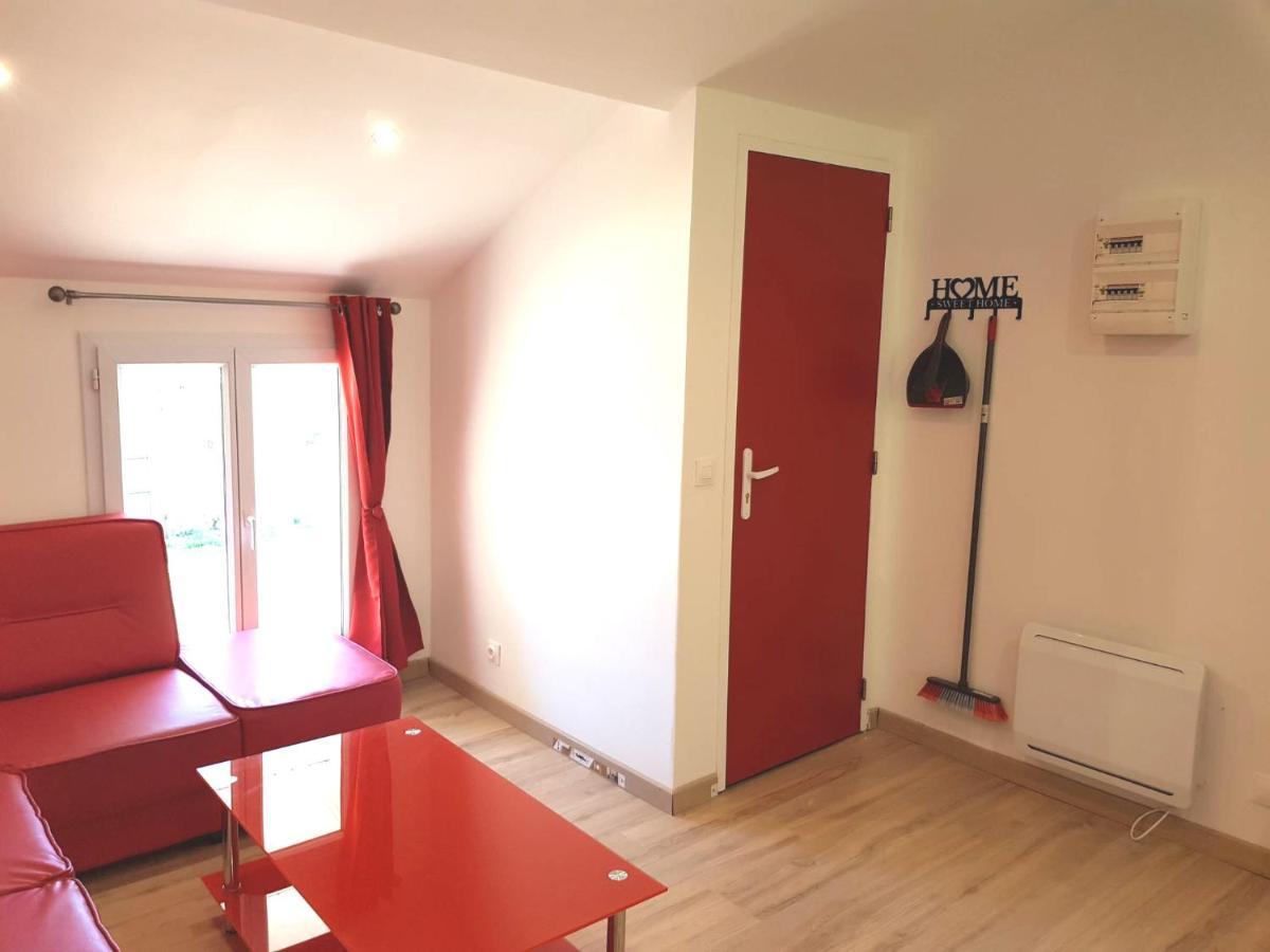 11 - Tres Joli 2 Pieces Tout Equipe Pour 1 A 5 Personnes, Vue Sur Parc Arbore, Parking Privatif Gratuit, Grand Fourgon Possible, Tout Le Linge De Maison Est Fourni Razac-sur-lʼIsle Exterior foto