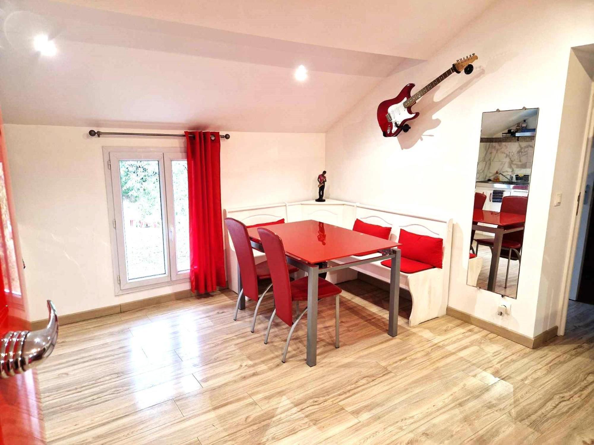 11 - Tres Joli 2 Pieces Tout Equipe Pour 1 A 5 Personnes, Vue Sur Parc Arbore, Parking Privatif Gratuit, Grand Fourgon Possible, Tout Le Linge De Maison Est Fourni Razac-sur-lʼIsle Exterior foto